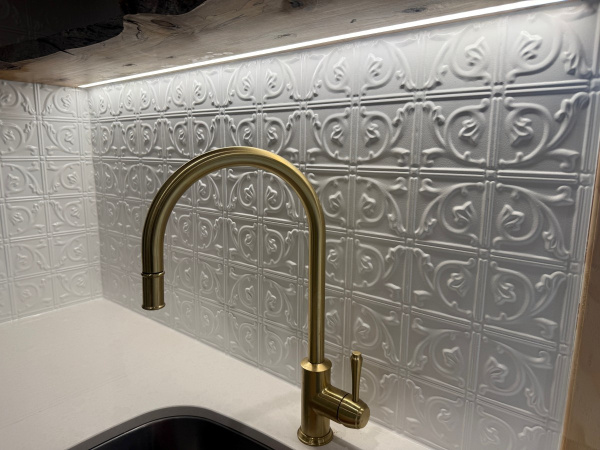 apm_petra_white_adl__rszjpg