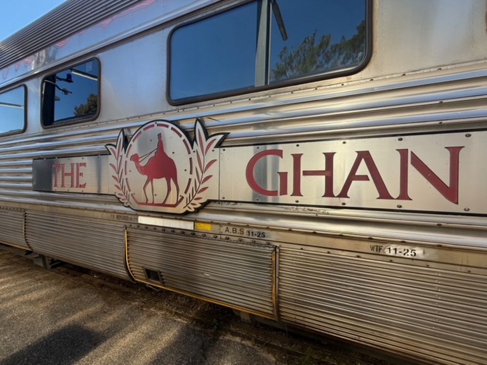 INDIAN PACIFIC & GHAN CLUB & DINING CARRIAGES